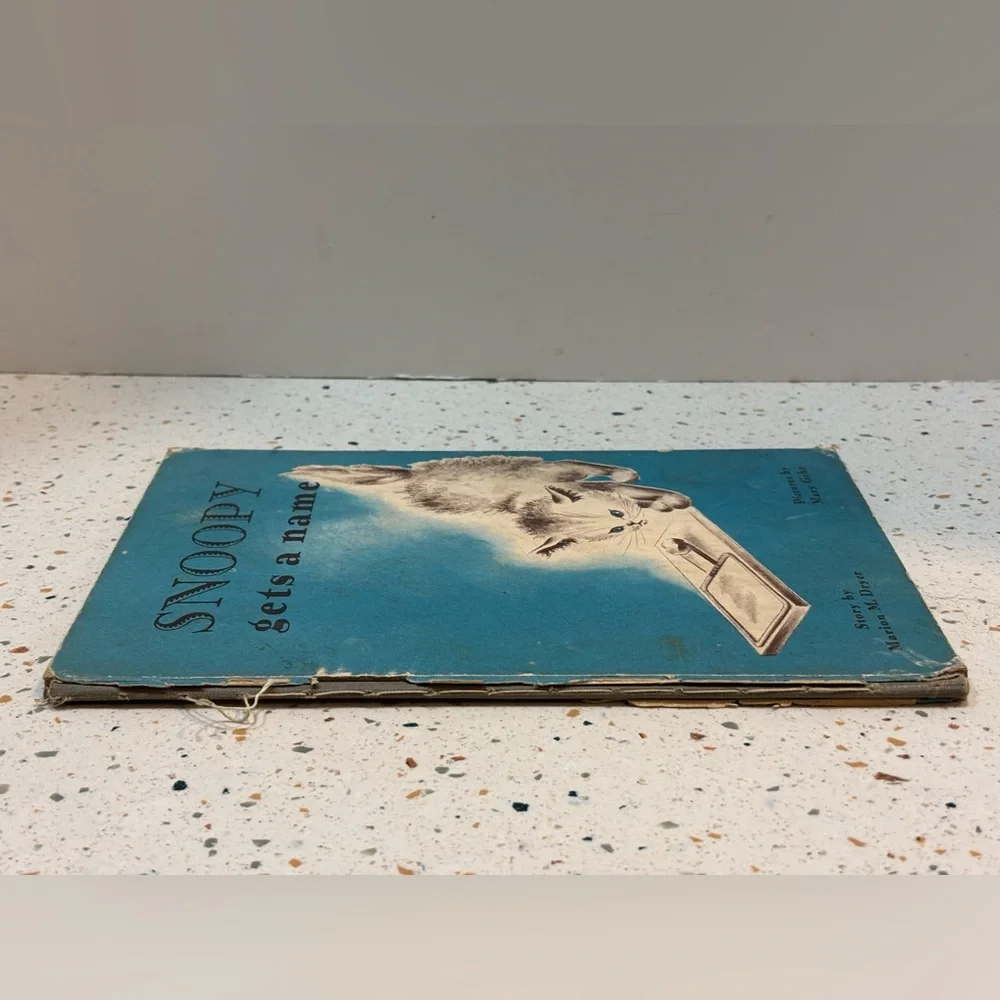 Vintage 1950s Snoopy Gets a Name‎ by Marion M. Dryer – Illustrated by Mary Gehr
